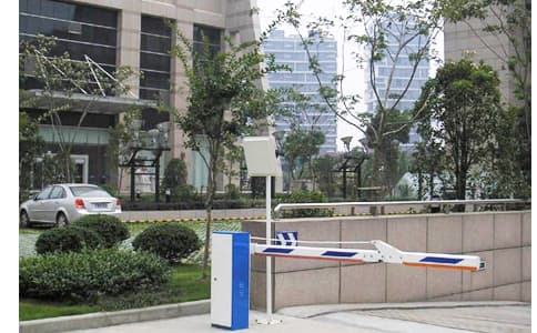 RFID超高頻讀寫器UR5206應(yīng)用于車輛管理